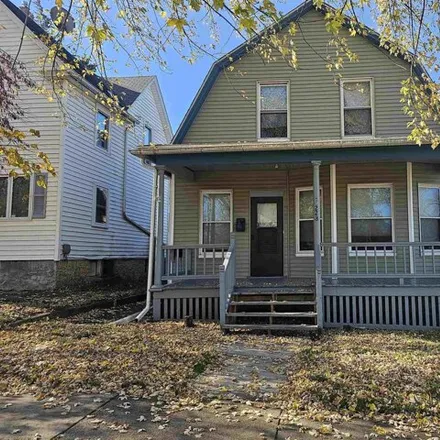Buy this 3 bed house on Jackson Charter School in Crosby Street, Rockford
