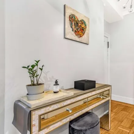 Image 7 - 152 West 58th Street, New York, NY 10019, USA - Apartment for sale