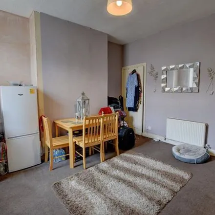 Image 7 - unnamed road, Burnley, BB11 3AS, United Kingdom - Townhouse for rent