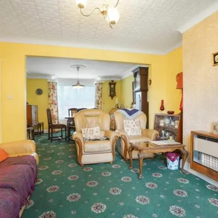 Image 5 - Shadwell Lane Sandringham Approach, Shadwell Lane, Leeds, LS17 8AJ, United Kingdom - House for sale