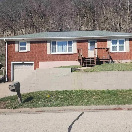 Buy this 3 bed house on 1115 East Bluff Street in Cassville, Grant County
