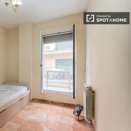 Rent this 3 bed room on Carretera d'Escrivà in 1, 46007 Valencia