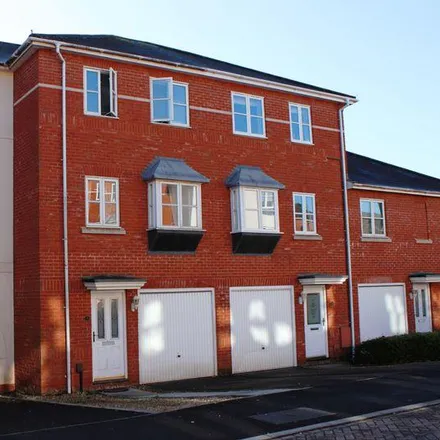 Rent this 5 bed townhouse on 29 Addington Court in Exeter, EX4 4UY