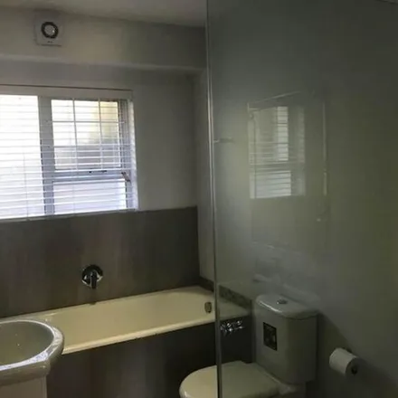 Image 1 - Quebec Road, Camps Bay, Cape Town, 8005, South Africa - Apartment for rent
