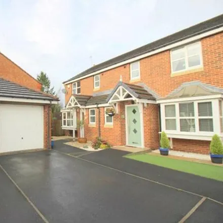Buy this 3 bed duplex on Cottingham Grove in Thornley, DH6 3EJ