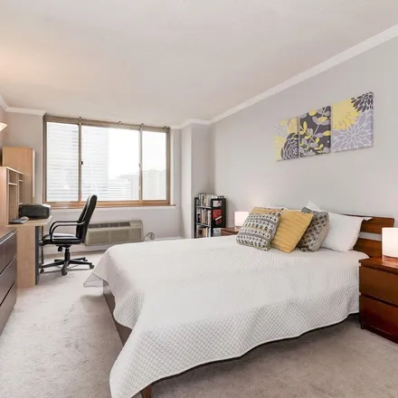 Image 1 - Portofino Apartments, 1 2nd Street, Jersey City, NJ 07302, USA - Apartment for rent