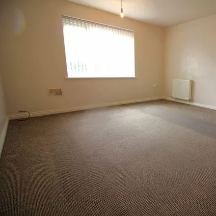 Image 3 - Bean Drive, Tipton, DY4 9SU, United Kingdom - Apartment for rent