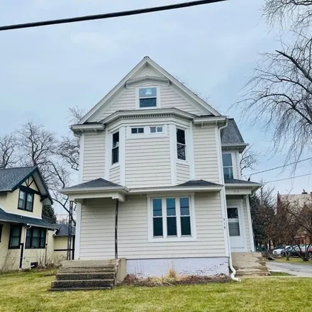 Rent this 4 bed house on 343 North West Street in Waukegan, IL 60085