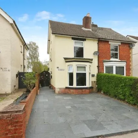 Buy this 4 bed duplex on Jubilee Road in London Road, Waterlooville