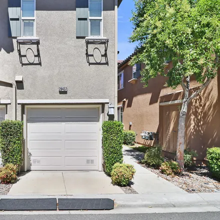 Image 2 - 28347 Casselman Lane, Santa Clarita, CA 91350, USA - Townhouse for sale