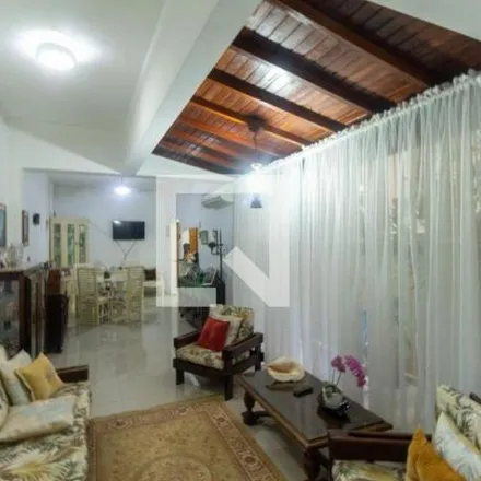 Buy this 2 bed apartment on Confeitaria Jaber in Rua Domingos de Morais 86, Paraíso