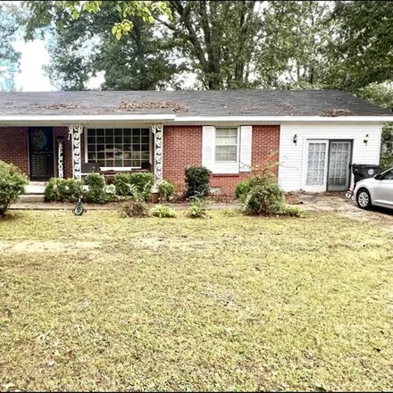 Buy this 3 bed house on 1389 West Market Street in Bolivar, TN 38008