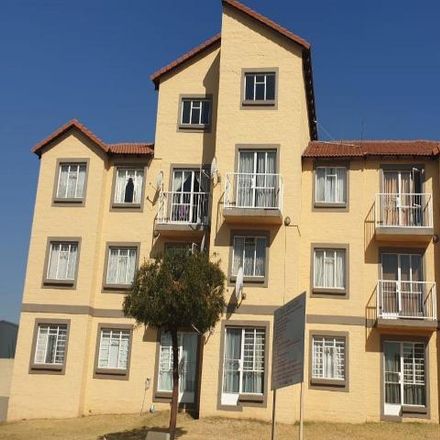 Rent this 1 bed townhouse on Northern Parkway in Theta, Johannesburg