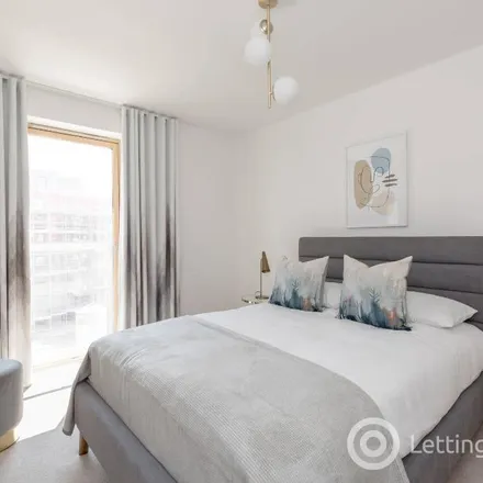Rent this 2 bed apartment on Edinburgh Close in Bedford, MK42 0EN