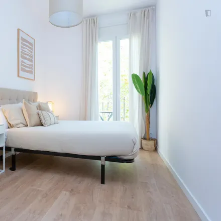 Rent this 2 bed apartment on Carrer de Roger de Flor in 135, 08013 Barcelona