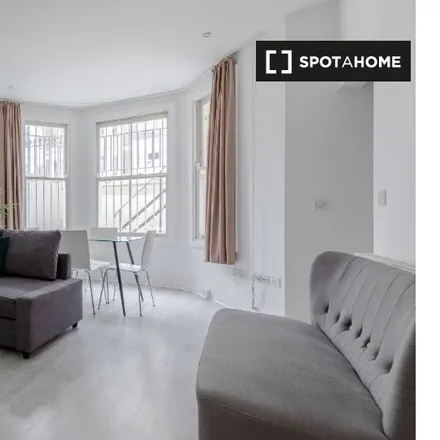 Rent this 1 bed apartment on St James Backpackers in 21-23 Longridge Road, London