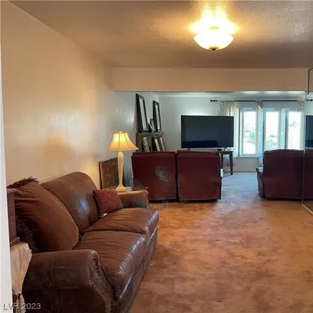 Image 8 - 574 Campbell Drive, Las Vegas, NV 89107, USA - House for sale