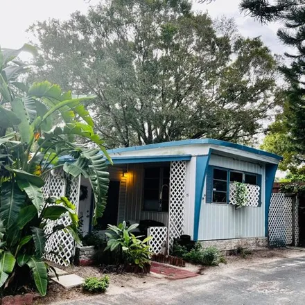 Buy this studio apartment on 1622 Ewing Avenue in Clearwater, FL 33756