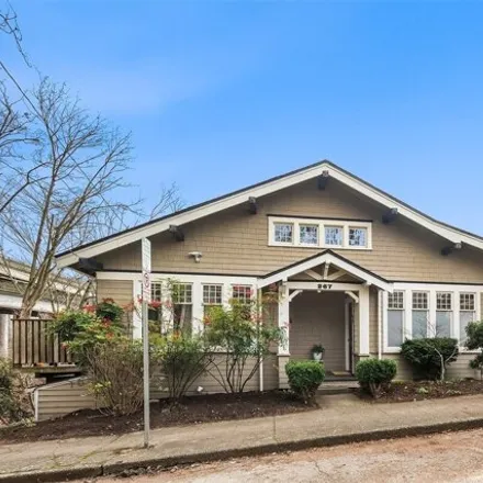 Buy this 4 bed house on 269 East Newton Street in Seattle, WA 98102