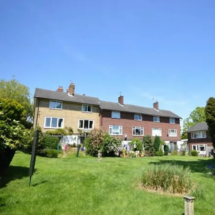 Rent this 4 bed townhouse on Woodbury Park Road in Royal Tunbridge Wells, TN4 9NG