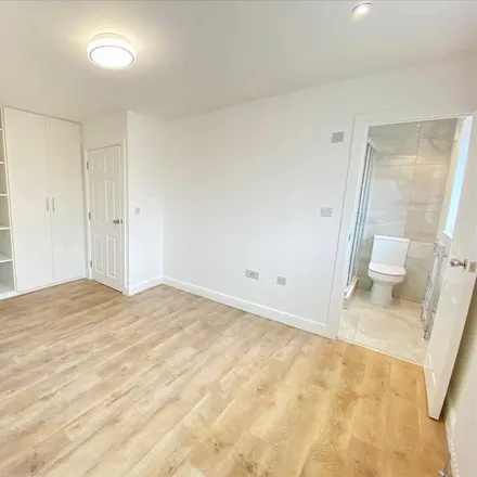 Image 5 - 87 Avalon Road, London, W13 0BB, United Kingdom - Townhouse for rent