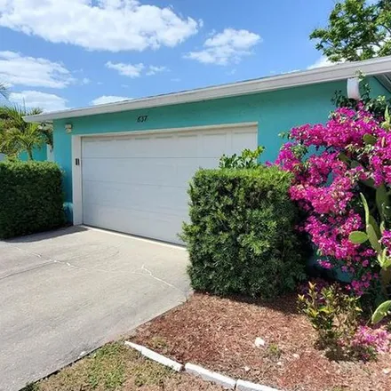 Rent this 2 bed apartment on Briarwood Road in Venice Gardens, Sarasota County