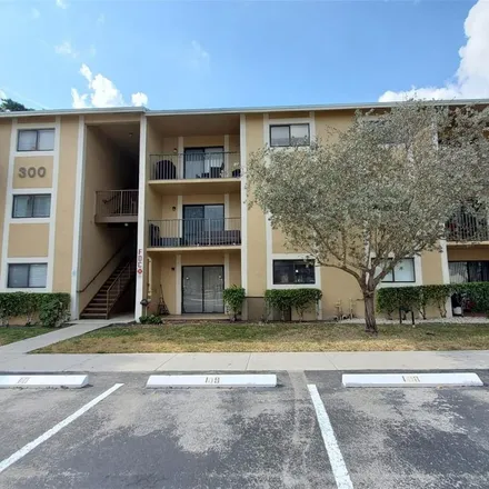Image 2 - 396 Palm Circle West, Pembroke Pines, FL 33025, USA - Apartment for rent