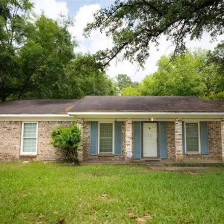 Rent this 3 bed house on 5400 Larchmont Drive in Canterbury Heights, Mobile