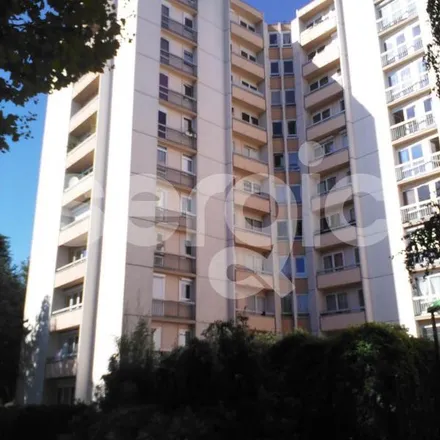 Image 2 - 31 Rue Jacquard, 76140 Le Petit-Quevilly, France - Apartment for rent