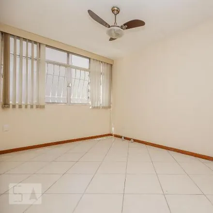 Rent this 3 bed apartment on Rua General Pereira da Silva 212 in Icaraí, Niterói - RJ