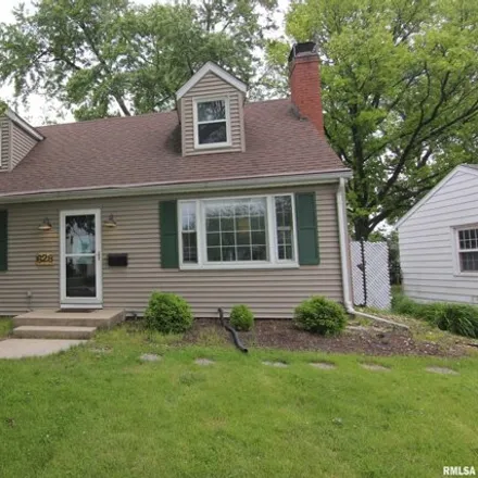 Buy this 3 bed house on 622 West Knollcrest Drive in Peoria, IL 61614