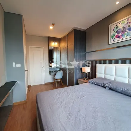 Rent this 2 bed apartment on Villa Asoke in Phetchaburi Road, Ratchathewi District