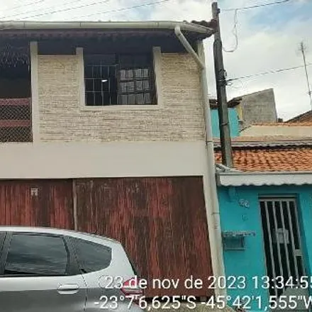 Buy this 3 bed house on Mercado Municipal de Caçapava in Rua Presidente Roosevelt 100, Vila Resende