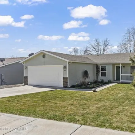 Buy this 3 bed house on 556 Virginia Court in Zillah, WA 98953