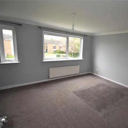 Image 5 - 47 Brentwood Close, Houghton Regis, LU5 5PH, United Kingdom - Townhouse for rent