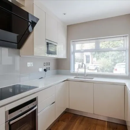 Image 3 - 32 Abbey Road, London, NW8 9AU, United Kingdom - Townhouse for sale