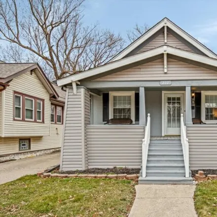 Buy this 3 bed house on 1815 North Center Street in Royal Oak, MI 48073