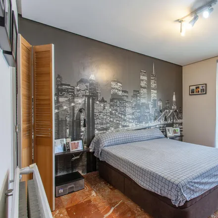 Rent this 4 bed room on Carrer del Naturalista Arévalo Baca in 46010 Valencia, Spain