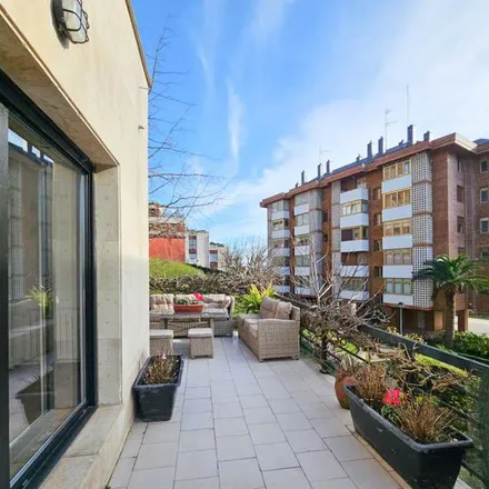 Rent this 2 bed apartment on Avenida de Cantabria in 6, 39012 Santander