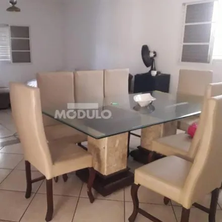 Buy this 4 bed house on Rua da Carioca in Patrimônio, Uberlândia - MG