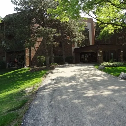 Rent this 1 bed condo on 1180 Castillian Court in Glenview, IL 60025