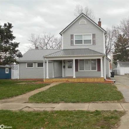 Buy this 5 bed house on 526 Glenwood Avenue in Ottumwa, IA 52501