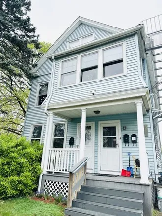 Rent this 1 bed house on 76 Warren Place in New Haven, CT 06511