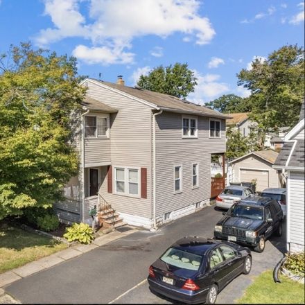 Rent this 5 bed house on Vreeland Ave in Bergenfield, NJ