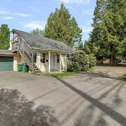 Image 4 - 4855 Southwest Menlo Drive, Beaverton, OR 97005, USA - House for sale