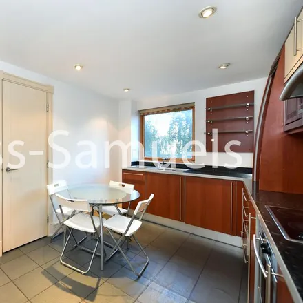 Image 5 - Nova Building, 3 Newton Place, London, E14 3TT, United Kingdom - Apartment for rent