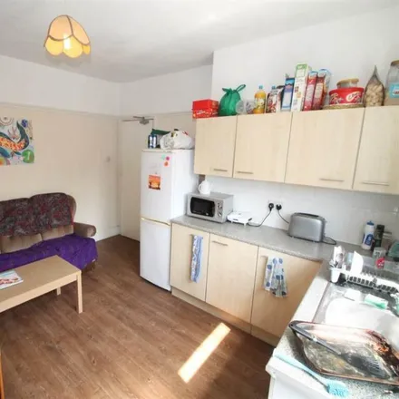 Image 4 - Chan's, 205 Wellington Hill West, Bristol, BS9 4QL, United Kingdom - Apartment for rent