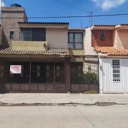 Rent this 3 bed house on Privada Ceris 109 in Las Glorias, 37270 León