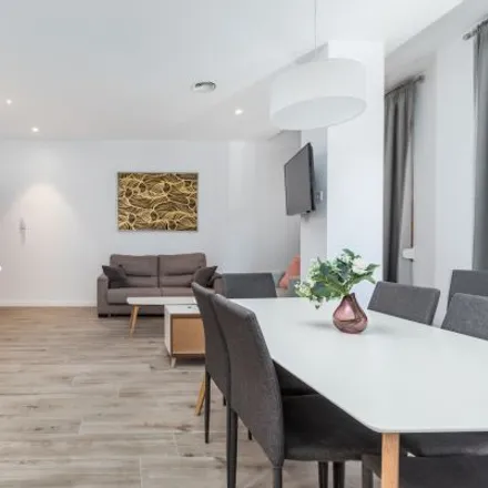 Rent this 5 bed apartment on Subastas Gema in Carrer de Roger de Llòria, 8