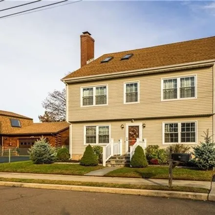 Buy this 4 bed house on 31 Center Avenue in East Haven, CT 06512